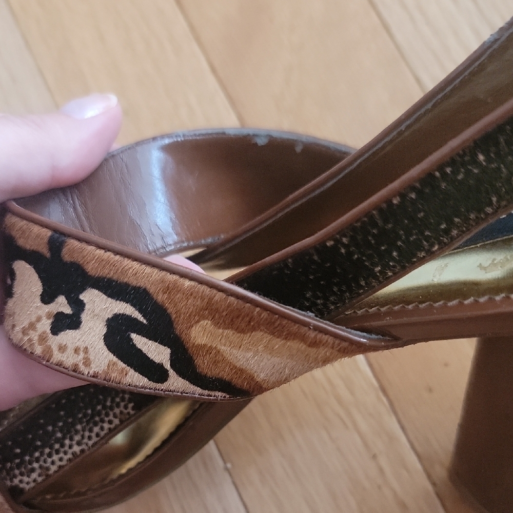 Vince Camuto Brown and Tan Heels Elegant Design - Picture 5 of 6